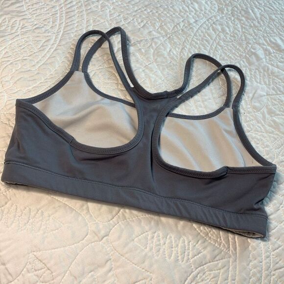 GapFit Low Impact Racerback Reversible Sports Bra Gray & White Small - Picture 3 of 5